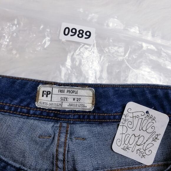 Free People Mid rise Ripped Knee Frayed Hem Crop - Picture 6 of 8